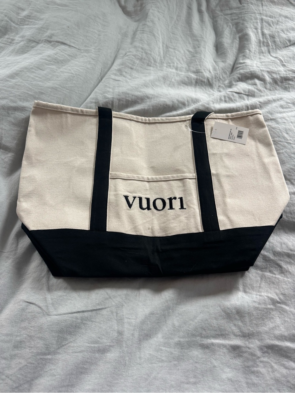Vuori Canvas Tote in Cream and Black with Front Logo